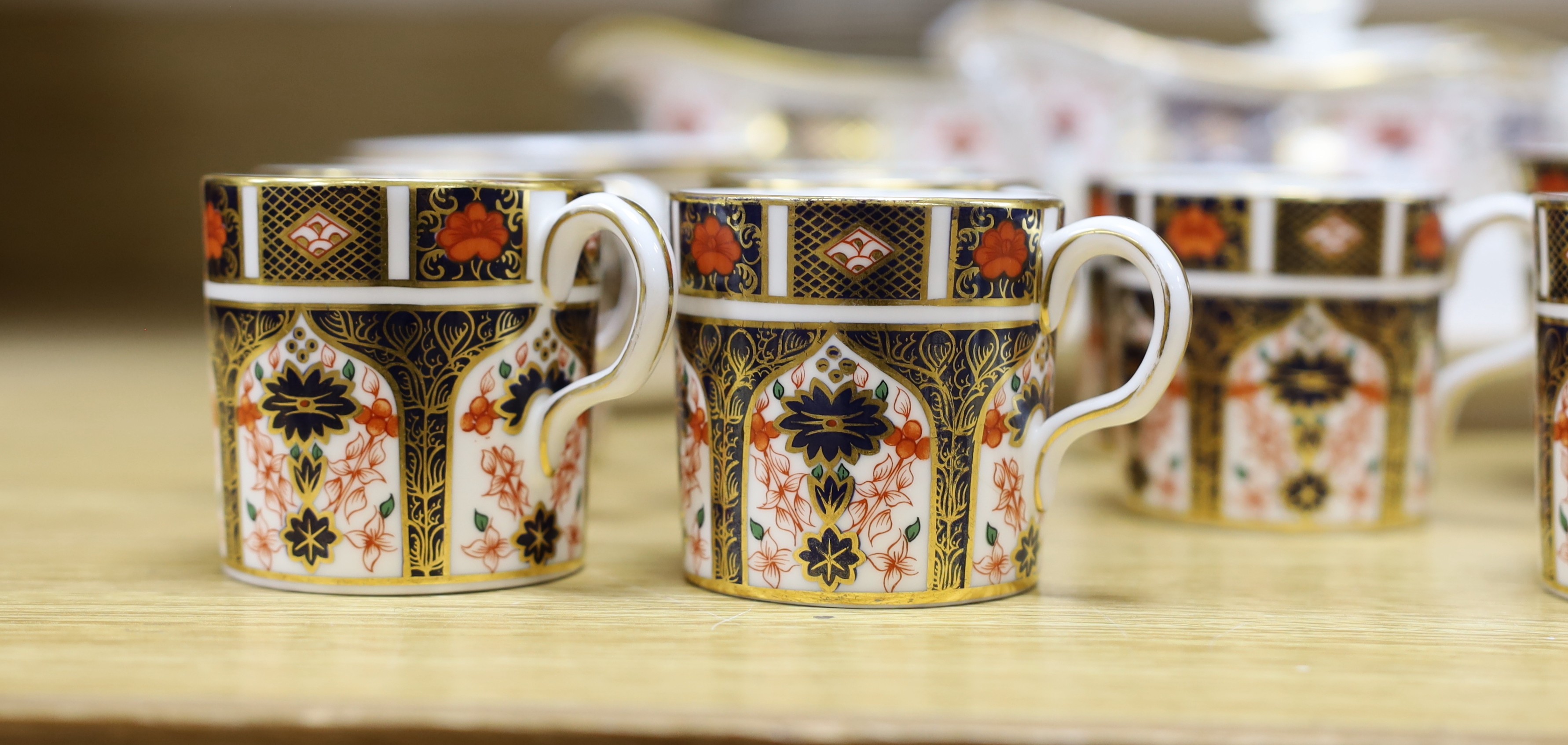 A Royal Crown Derby Imari pattern 1128 dinner and coffee service